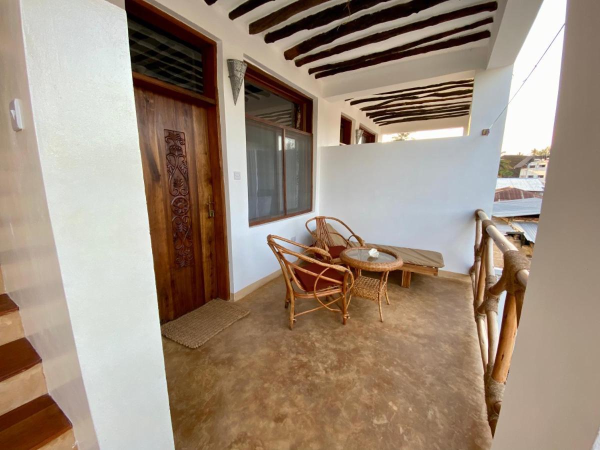 Zuzanu House Bed & Breakfast Нунгви Екстериор снимка