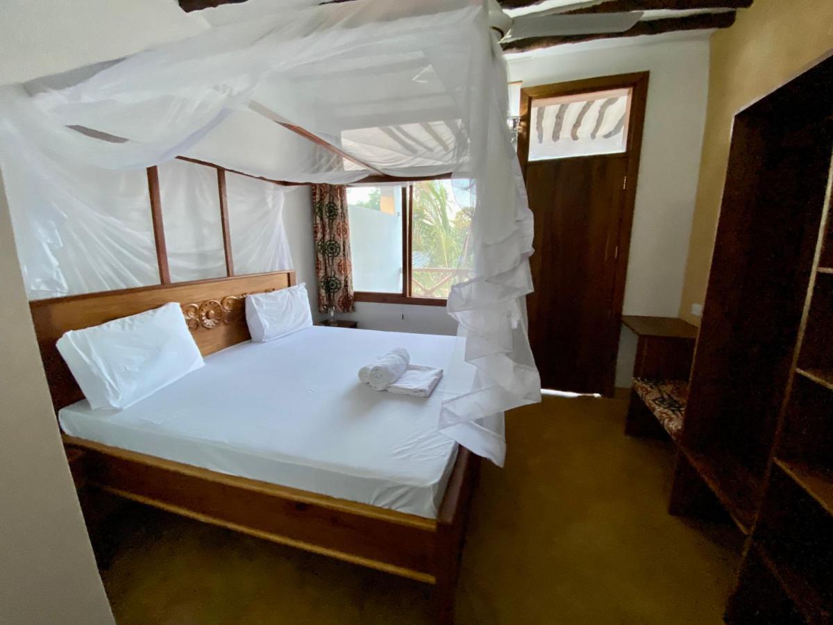 Zuzanu House Bed & Breakfast Нунгви Екстериор снимка